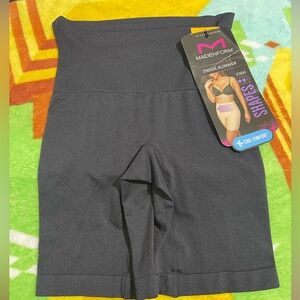 Maidenform Women's Black Thigh Slimmer